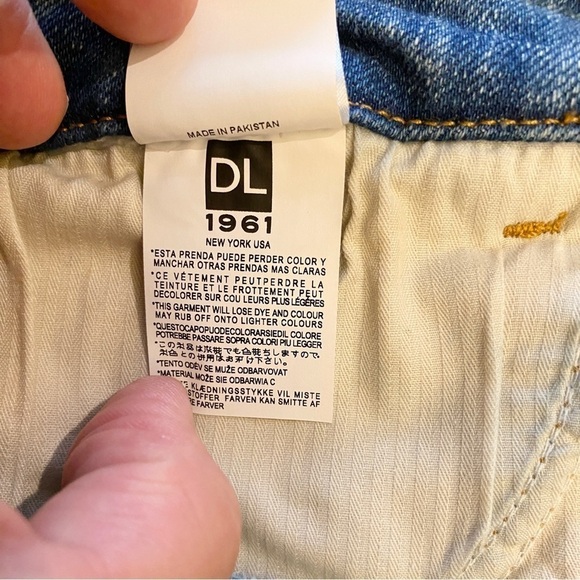 DL1961 Size 28 (6) Mara Straight Ankle Jeans Mid Rise Frayed Hems Womens Stretch - Picture 13 of 16